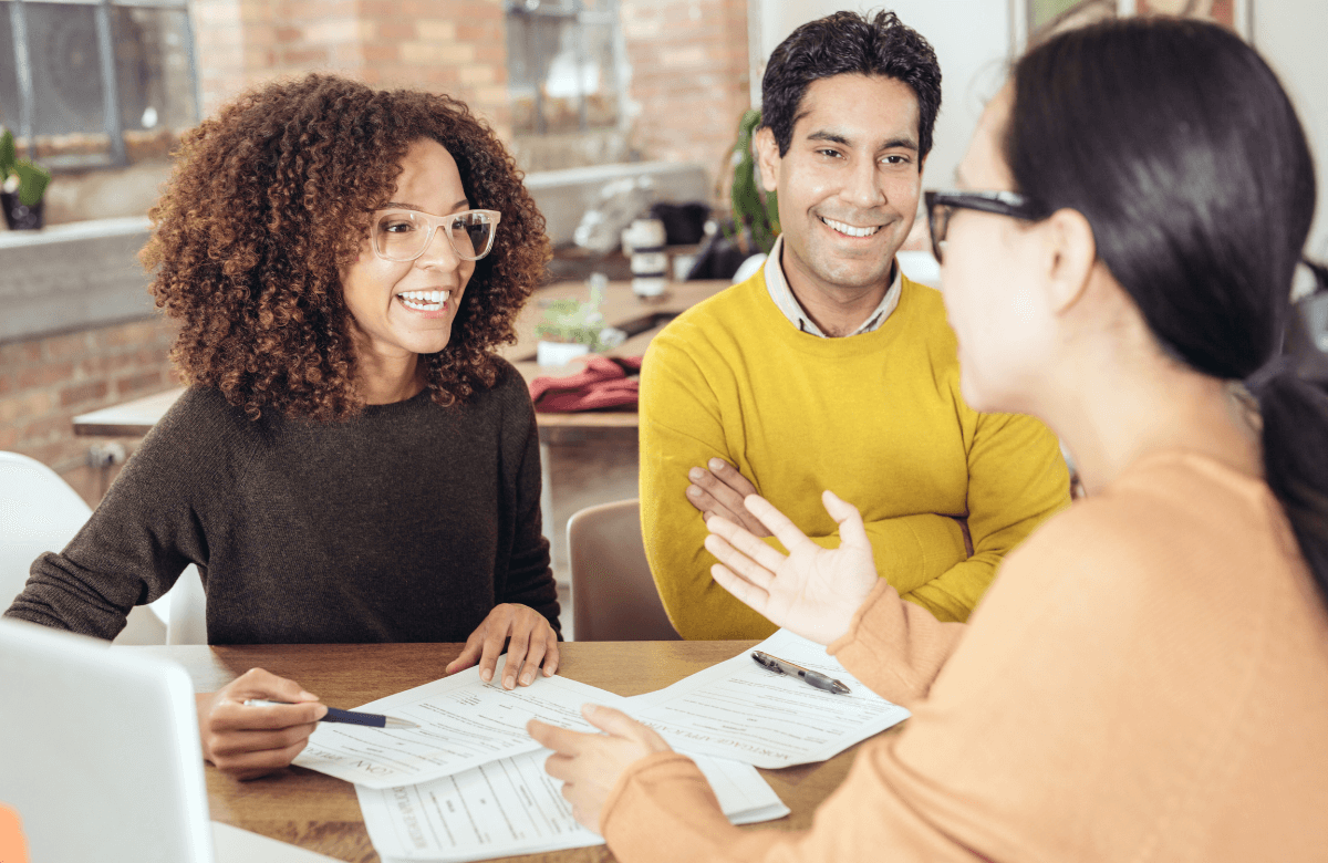 A couple applying for an no credit check loan in Canada