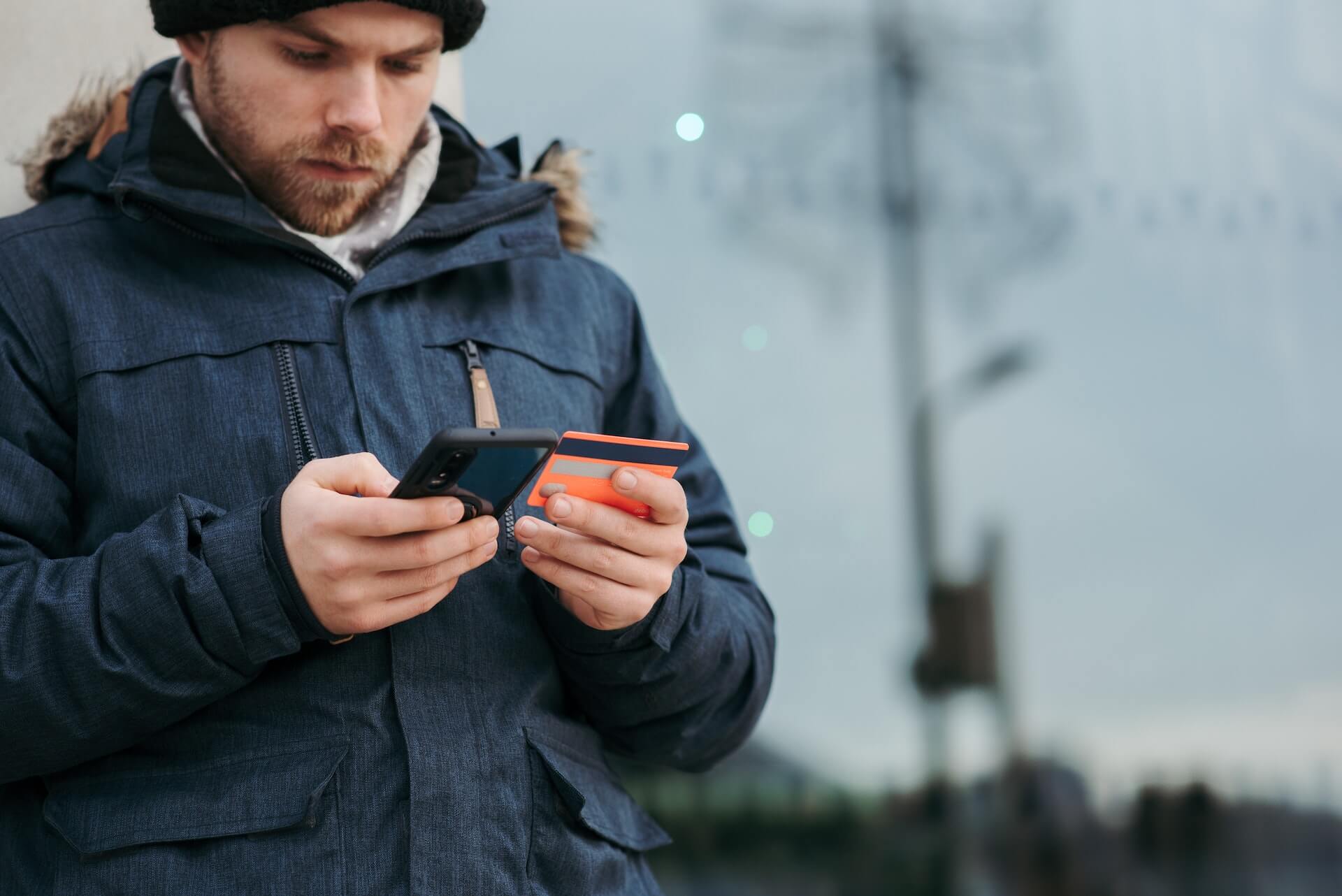 A man meeting to requirements to apply for payday loans in Winnipeg online